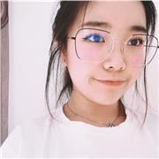 Je suis étudiante à Kedge business School en L3 et je fais partie d'une association de tutorat (Archim'aide). En ce moment je viens en aide à deux eleves de lycée à Bordeaux en ligne